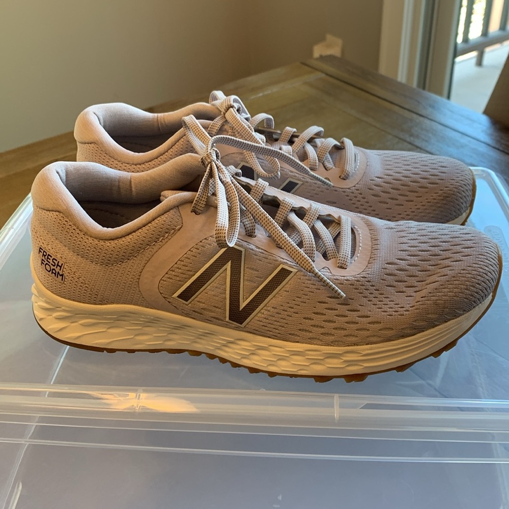 New Balance Arishi Women’s Size 8